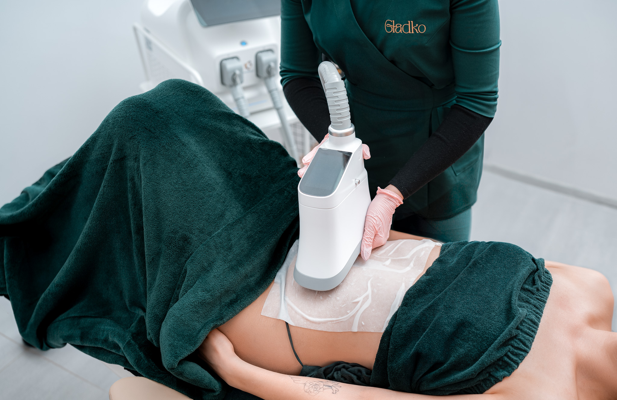 Kriolipoliza – skuteczna redukcja tkanki tłuszczowej bez skalpela